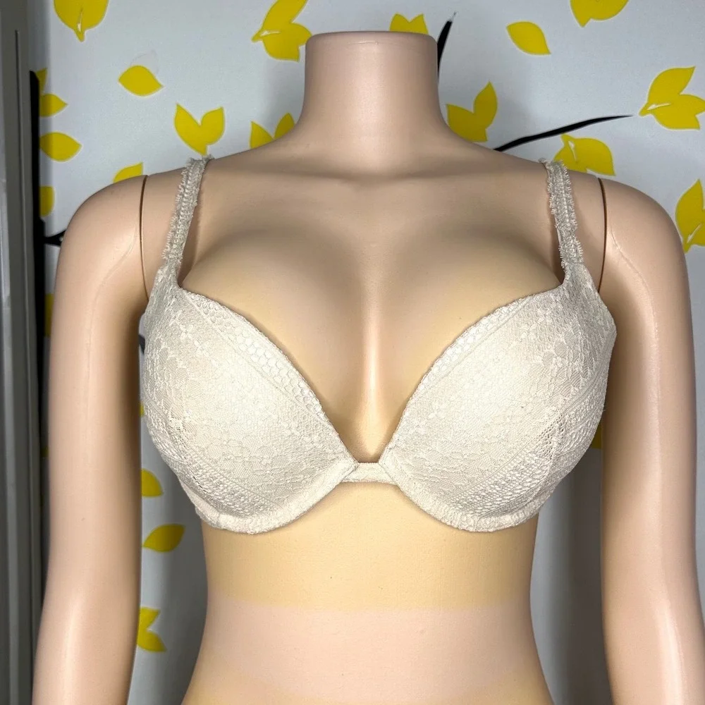Victoria's Secret‎ Push Up Bra Size 34D Cream